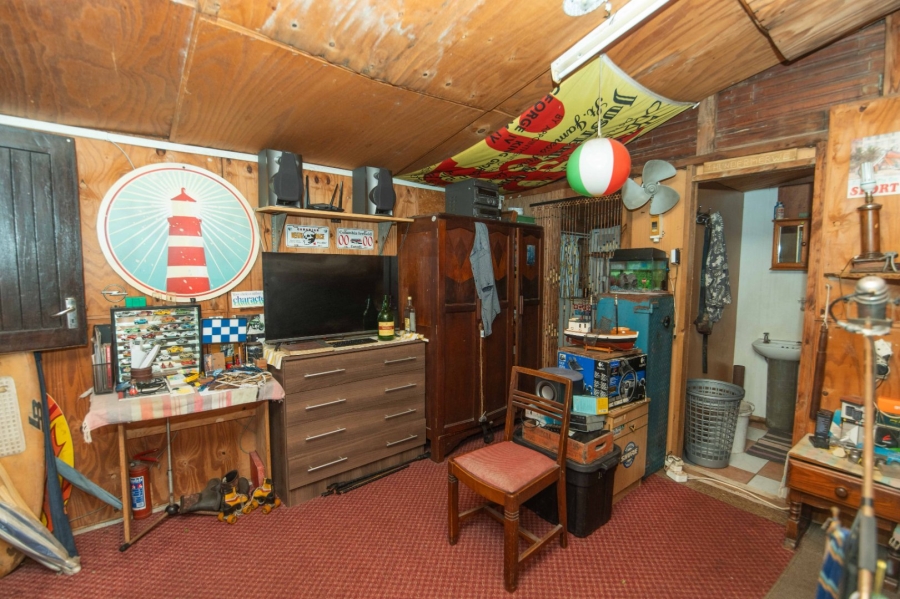 6 Bedroom Property for Sale in Bluewater Bay Eastern Cape